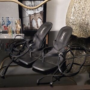 💕 Nine West 💕 Black Strappy Heels Like New